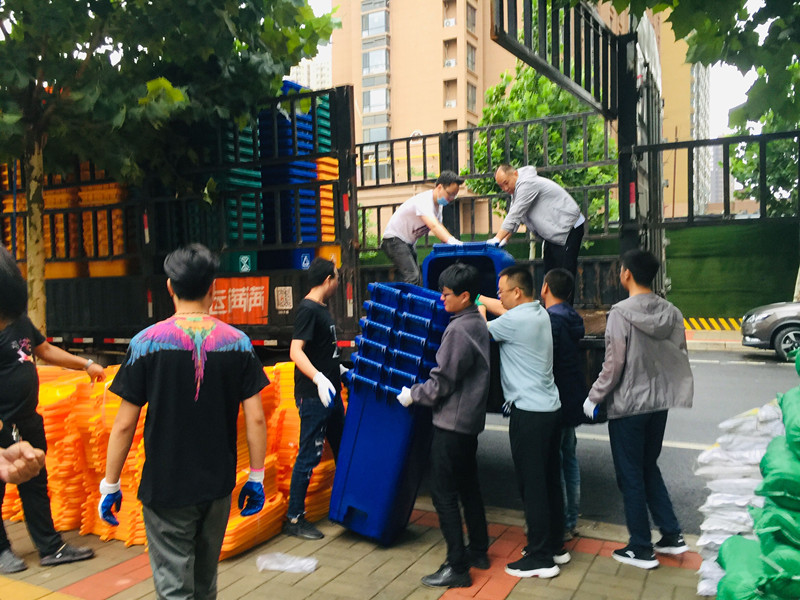 勢(shì)不可擋！為垃圾分類雨中堅(jiān)守的盛邦人點(diǎn)贊！